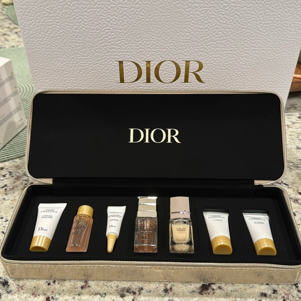 Dior Prestige The Ritual 7 Miniatures Le Nectar Premier Dior Golden Logo Case